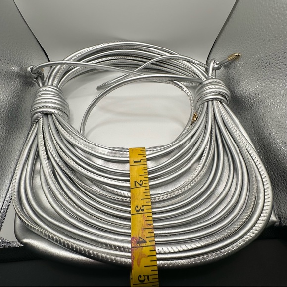 Ruched cloud shoulder purse dumpling bag for woman handbag gray metallic silver - Picture 6 of 8